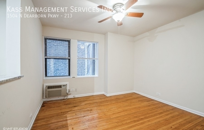 1504 N DEARBORN PKWY