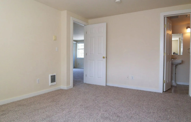 2 beds, 1.5 baths, $1,995, Unit 5
