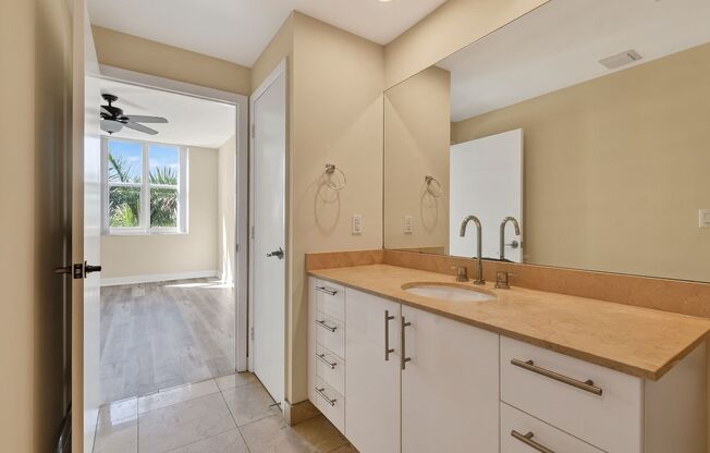 1 bed, 1 bath, 755 sqft, $2,550, Unit #426