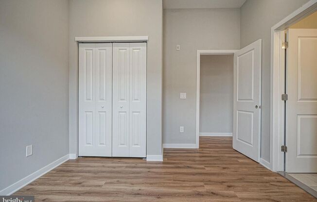 2 beds, 2 baths, 1,050 sqft, $1,595, Unit 1827-E
