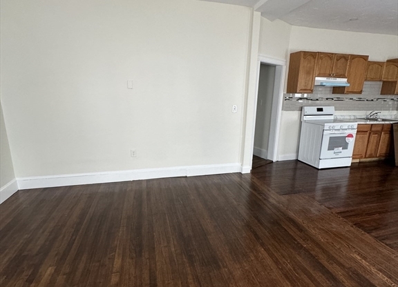 3 beds, 1 bath, 1,100 sqft, $3,000, Unit 1