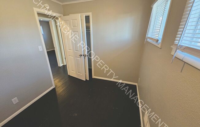 3 beds, 1 bath, $1,225