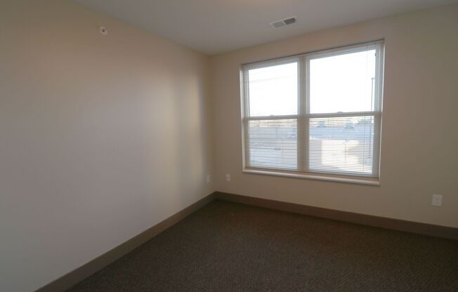 2 beds, 1 bath, 800 sqft, $1,400, Unit 2222-101