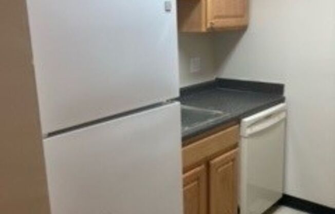 2 beds, 1 bath, 790 sqft, $2,500, Unit B101