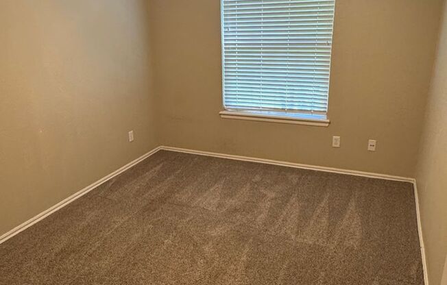 3 bedroom 2 bath home close to campus