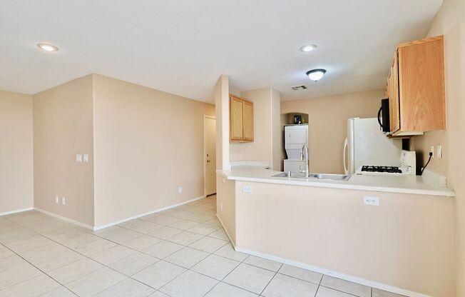 3 beds, 2.5 baths, $1,750
