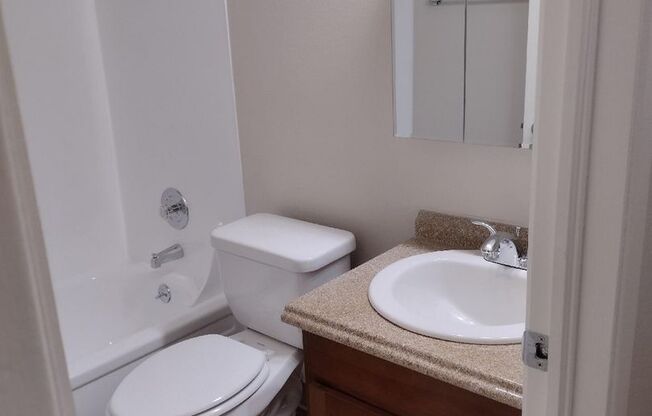 1 bed, 1 bath, 677 sqft, $1,445, Unit 050