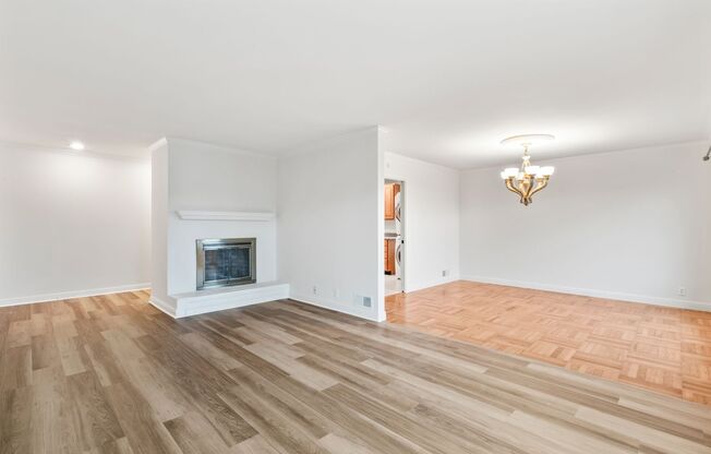 Wonderful Top-Floor Flat Providing Comfort & Convenience