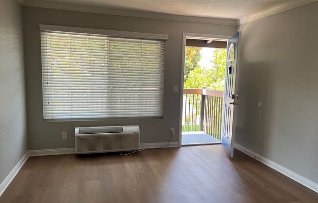 2 beds, 1 bath, 850 sqft, $2,775, Unit F-2
