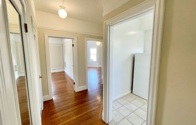 1 bed, 1 bath, $2,600, Unit 1580 Golden Gate #204