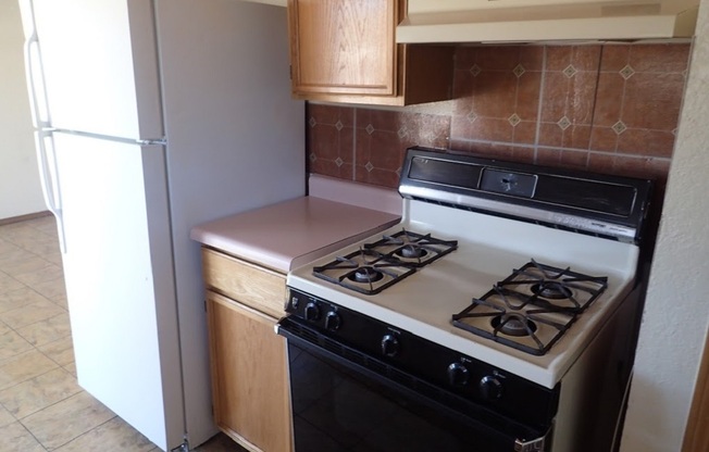 3 beds, 2 baths, $1,595