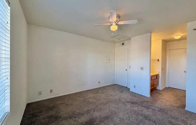 Beautiful 2 bedroom, 2 bath home with bonus space in Mira Mesa!