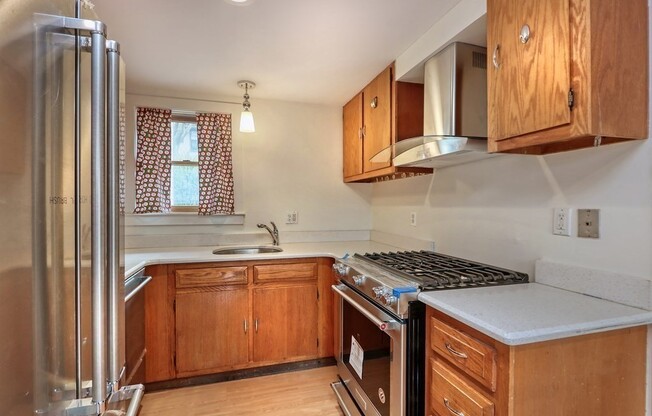 12 LILAC CT