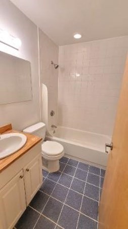 4 beds, 2 baths, 1,255 sqft, $5,000, Unit 2C