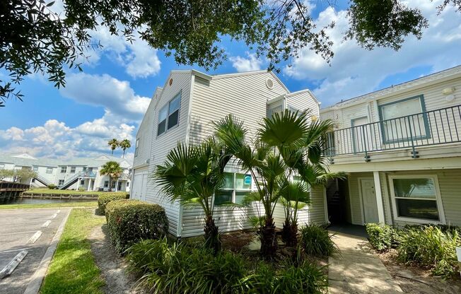 Dockside 2 bed/ 2 bath with Scenic Balcony