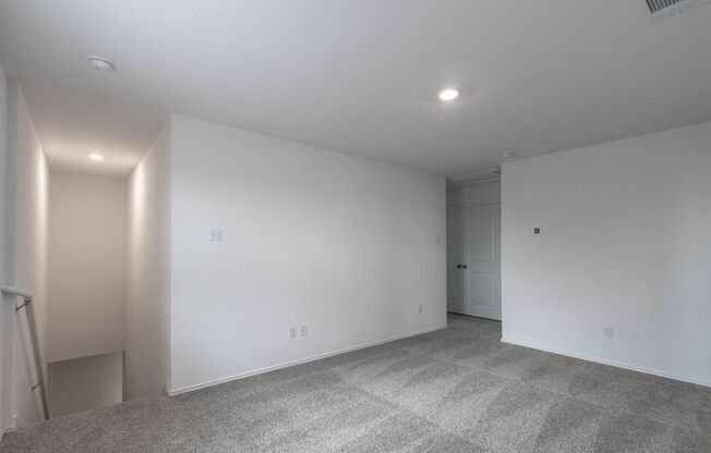 4 beds, 2.5 baths, $1,700