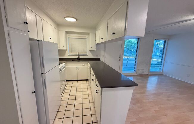 1 bed, 1 bath, 650 sqft, $1,299, Unit PEN-103