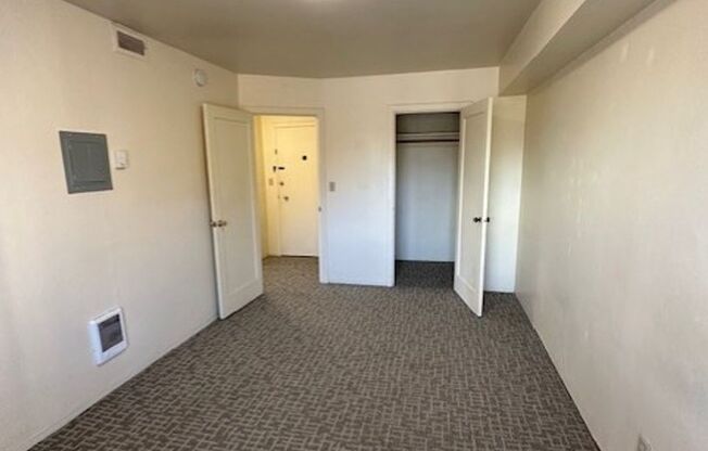 2 beds, 1 bath, 689 sqft, $1,375, Unit 402A