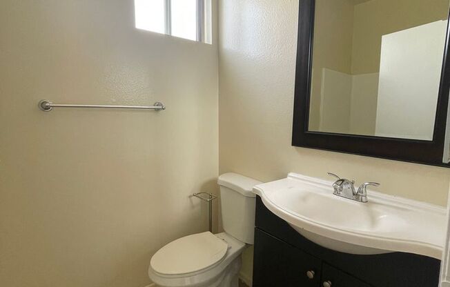 2 beds, 2 baths, 1,140 sqft, $2,562, Unit 109