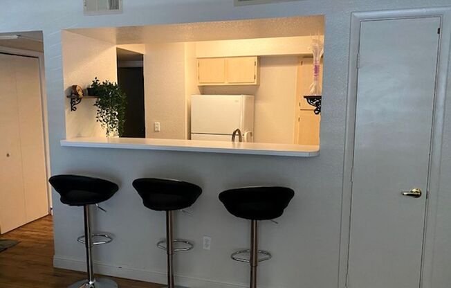 2 beds, 2 baths, $1,850, Unit # 1025