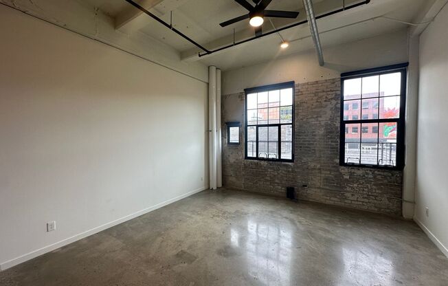 Studio, 1 bath, 540 sqft, $1,340, Unit 406