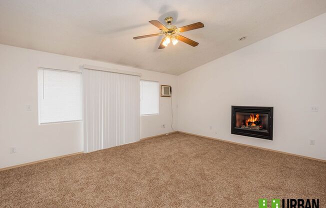 Mission Ave. 15313-15315 E