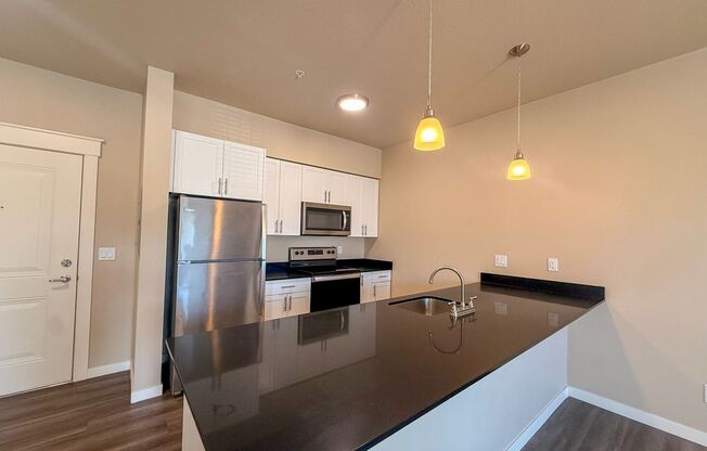 1 bed, 1 bath, 707 sqft, $1,550, Unit 406
