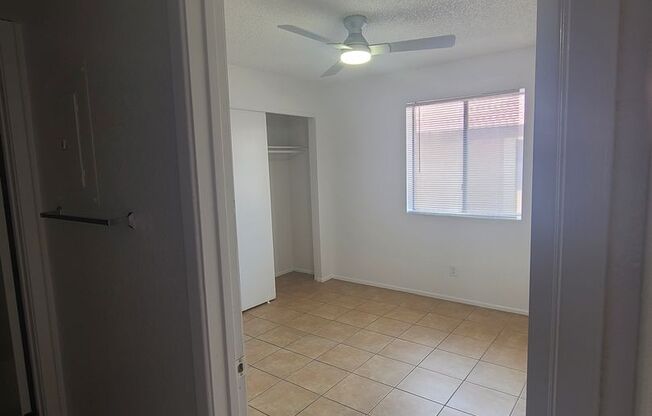 2 beds, 1 bath, 800 sqft, $1,095, Unit 240