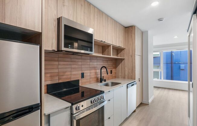 Studio, 1 bath, 294 sqft, $1,292, Unit 512