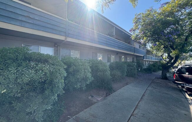 4220 Aragon Dr