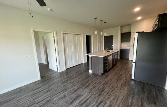 2 beds, 2 baths, 1,034 sqft, $1,850, Unit Lime 212