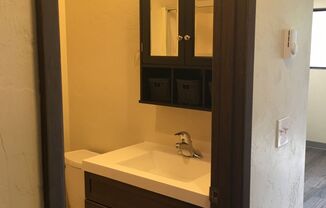 Studio, 1 bath, 300 sqft, $725, Unit 11