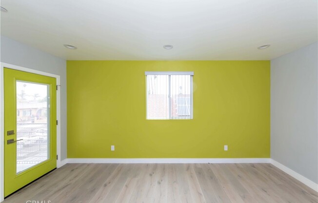 527 W 80th Street