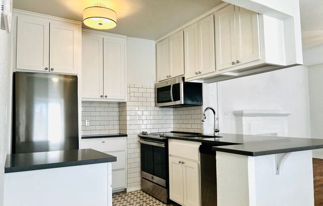 1 bed, 1 bath, 750 sqft, $1,095, Unit Unit 6