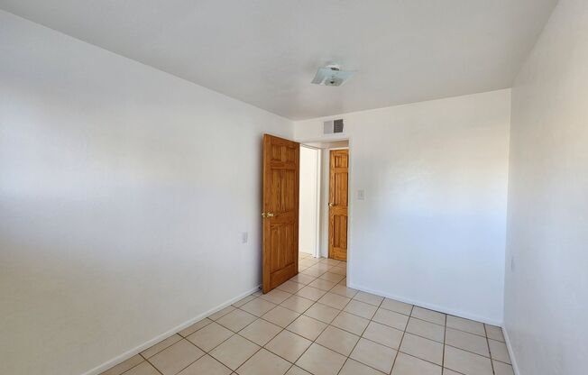 2 beds, 1 bath, $1,795, Unit # 1/2