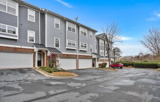 324 CARLYLE PARK DR