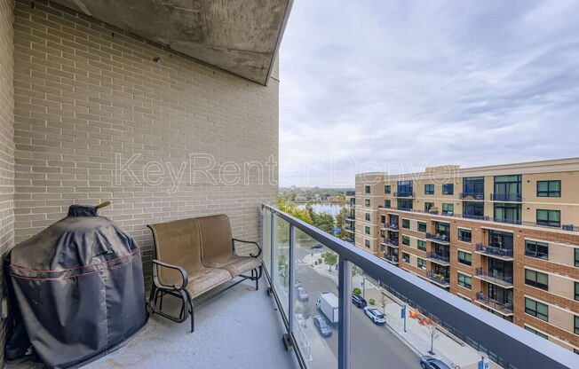 1 bed, 1.5 baths, 951 sqft, $2,300, Unit 617