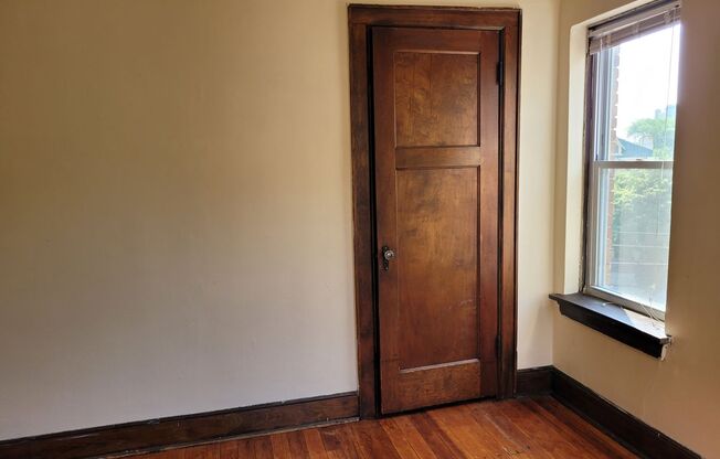 1 bed, 1 bath, $995, Unit 302