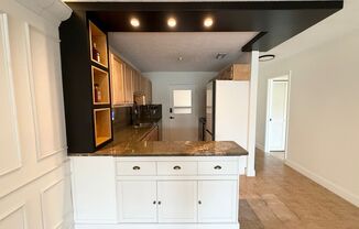 Discover this spacious 1-bedroom condo available for rent in the Regent Place community in San Marco.