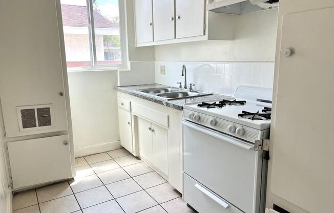 Studio, 1 bath, $1,550