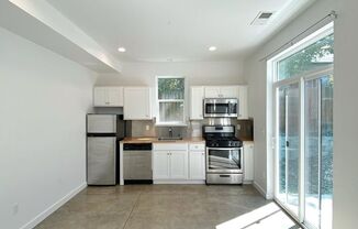 1 bed, 1.5 baths, 750 sqft, $1,825, Unit 446 Roberts