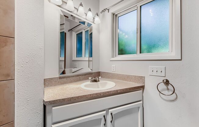 3 beds, 3 baths, $2,250