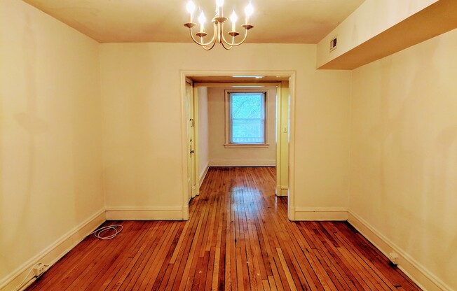 3 beds, 2 baths, $2,050, Unit Apt. 03