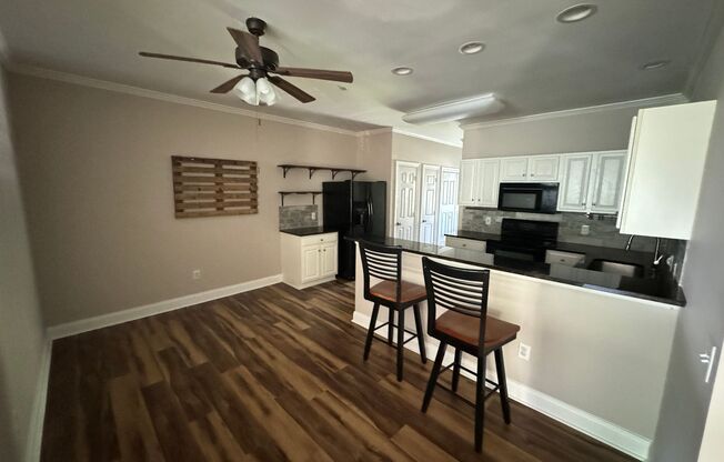 Beautiful 2 bed 2 bath Condo - In Great Location