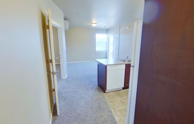 2 beds, 2 baths, 700 sqft, $1,800, Unit 401