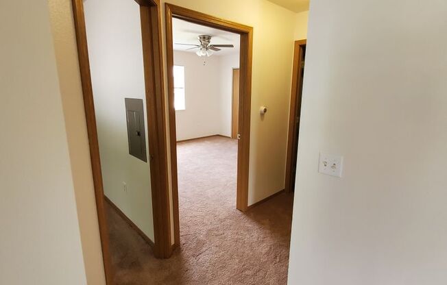 2 beds, 1 bath, 1,050 sqft, $1,259, Unit PL   7606