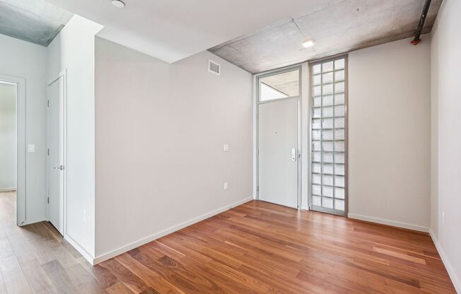 1 bed, 1 bath, 885 sqft, $4,595, Unit 708