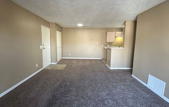 Quail Run Apts. (720 N. 18th Ave.)