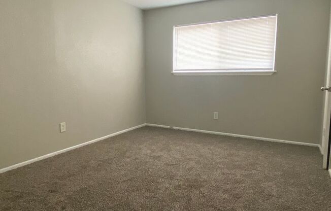 2 beds, 1 bath, 855 sqft, $815, Unit 2808-111
