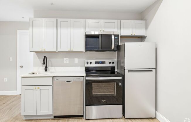 Studio, 1 bath, 345 sqft, $1,165, Unit 307